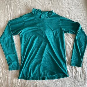 Patagonia long sleeve hooded shirt